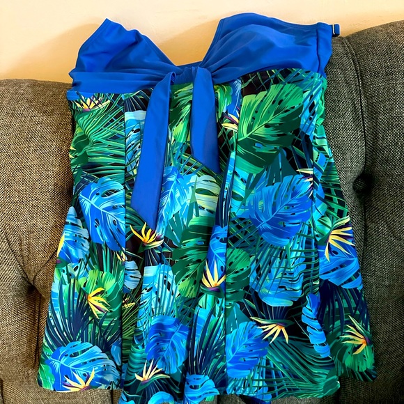 New with tags Size Small Fun in the Sun Swim dress - Picture 2 of 5